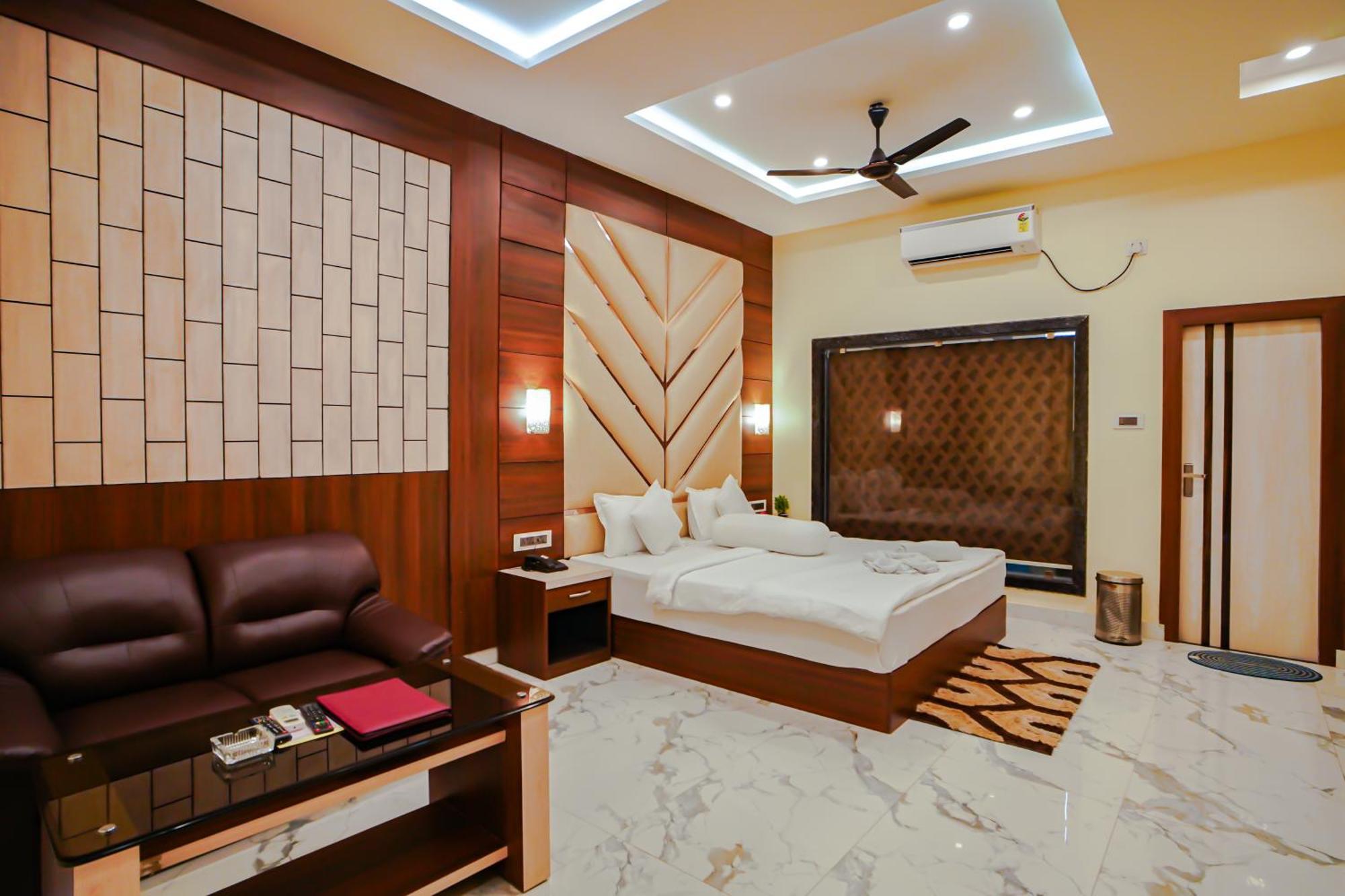 Prasant On Beach Resort !! Lift - Wifi -Restaurant-Parking Facilities-Newly Decorated Room !! Mandarmani Esterno foto