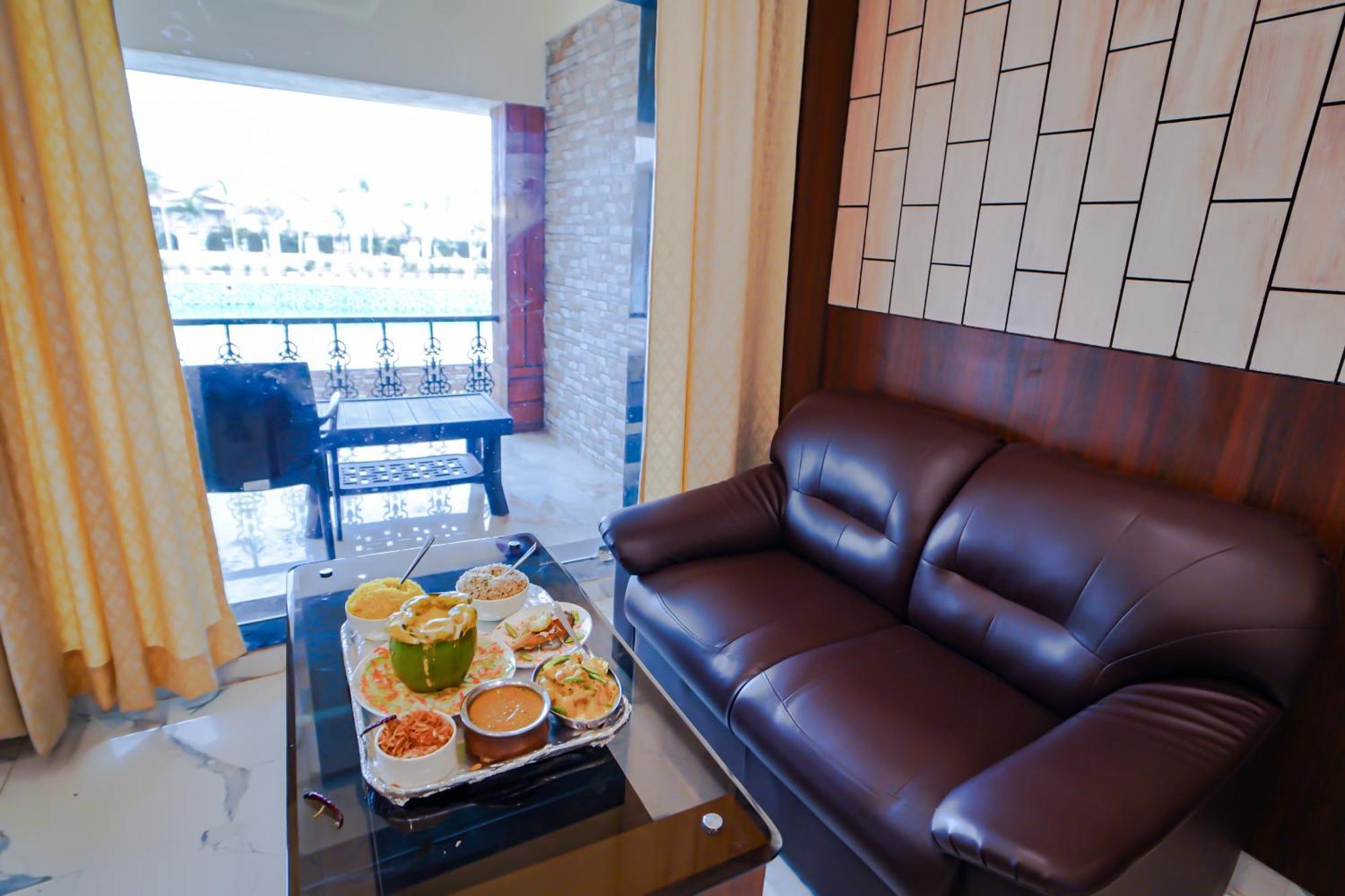Prasant On Beach Resort !! Lift - Wifi -Restaurant-Parking Facilities-Newly Decorated Room !! Mandarmani Esterno foto