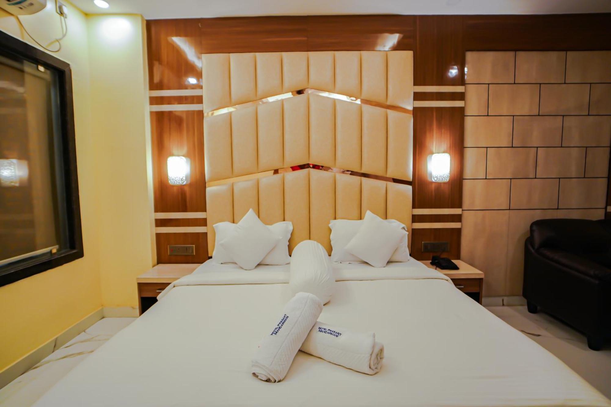 Prasant On Beach Resort !! Lift - Wifi -Restaurant-Parking Facilities-Newly Decorated Room !! Mandarmani Esterno foto