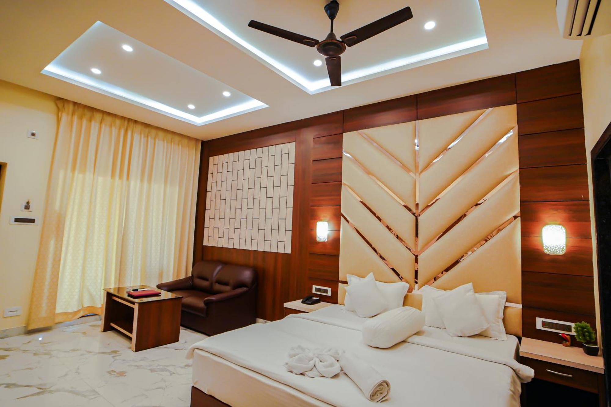 Prasant On Beach Resort !! Lift - Wifi -Restaurant-Parking Facilities-Newly Decorated Room !! Mandarmani Esterno foto