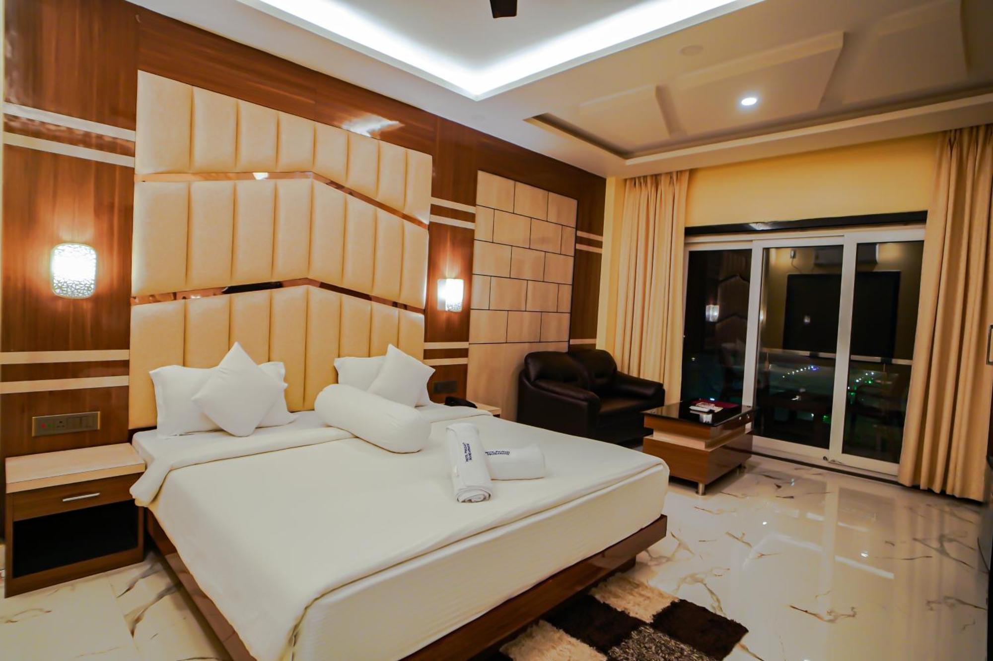 Prasant On Beach Resort !! Lift - Wifi -Restaurant-Parking Facilities-Newly Decorated Room !! Mandarmani Esterno foto
