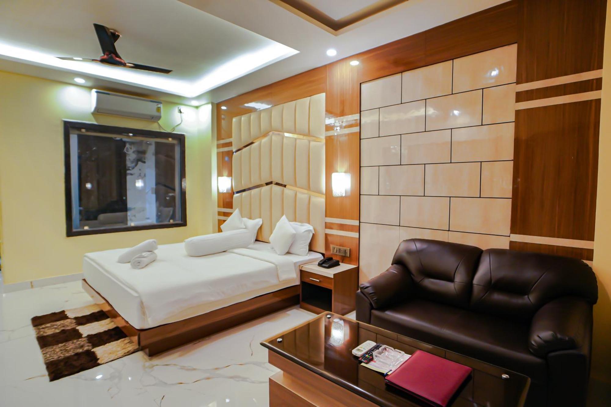 Prasant On Beach Resort !! Lift - Wifi -Restaurant-Parking Facilities-Newly Decorated Room !! Mandarmani Esterno foto