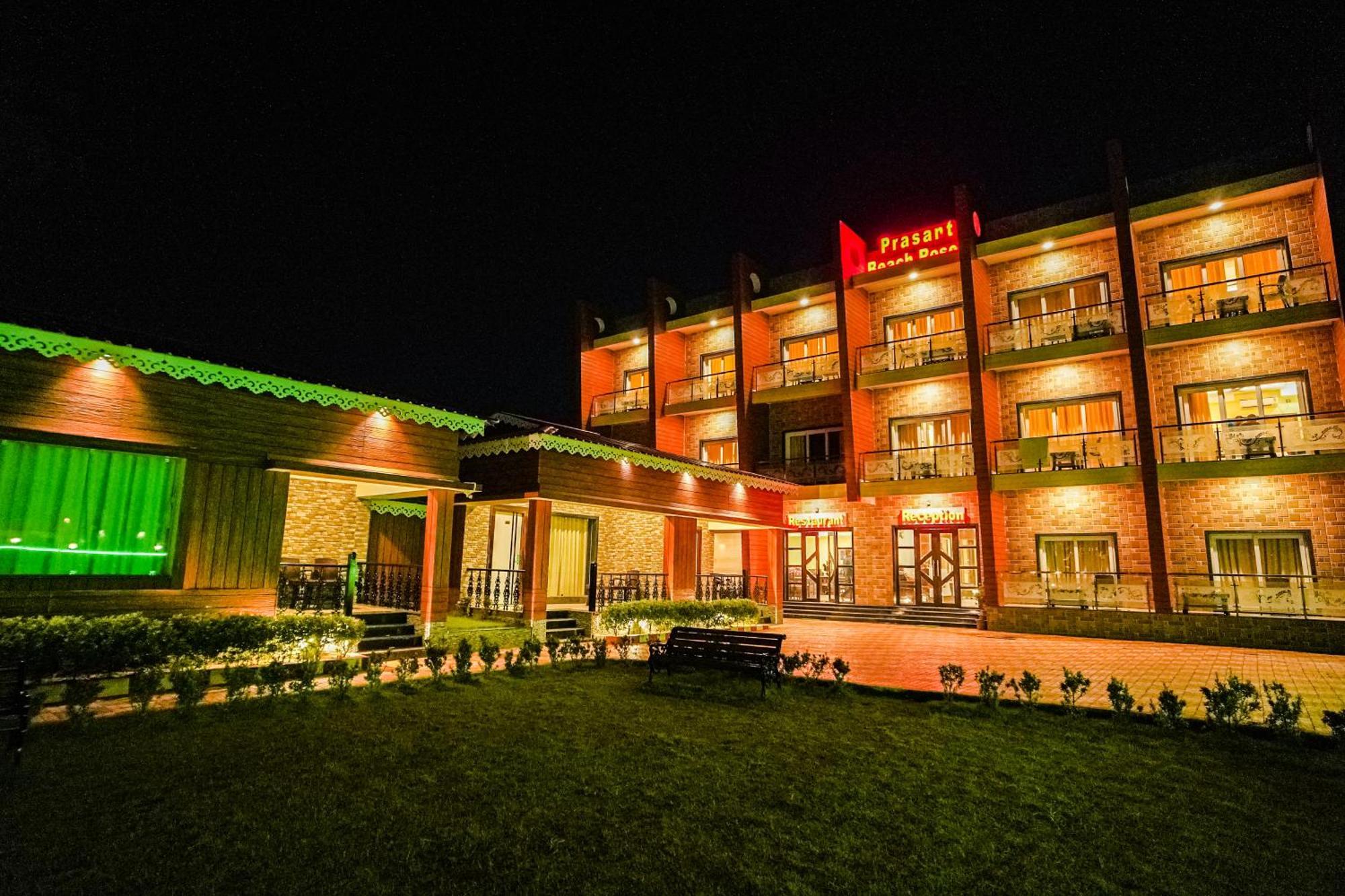 Prasant On Beach Resort !! Lift - Wifi -Restaurant-Parking Facilities-Newly Decorated Room !! Mandarmani Esterno foto