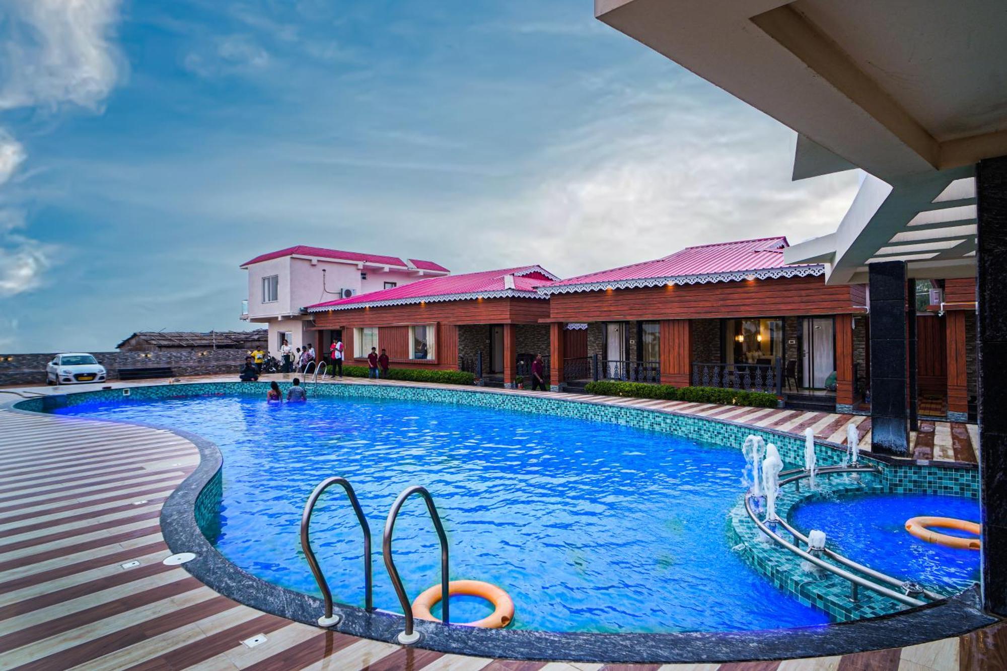 Prasant On Beach Resort !! Lift - Wifi -Restaurant-Parking Facilities-Newly Decorated Room !! Mandarmani Esterno foto