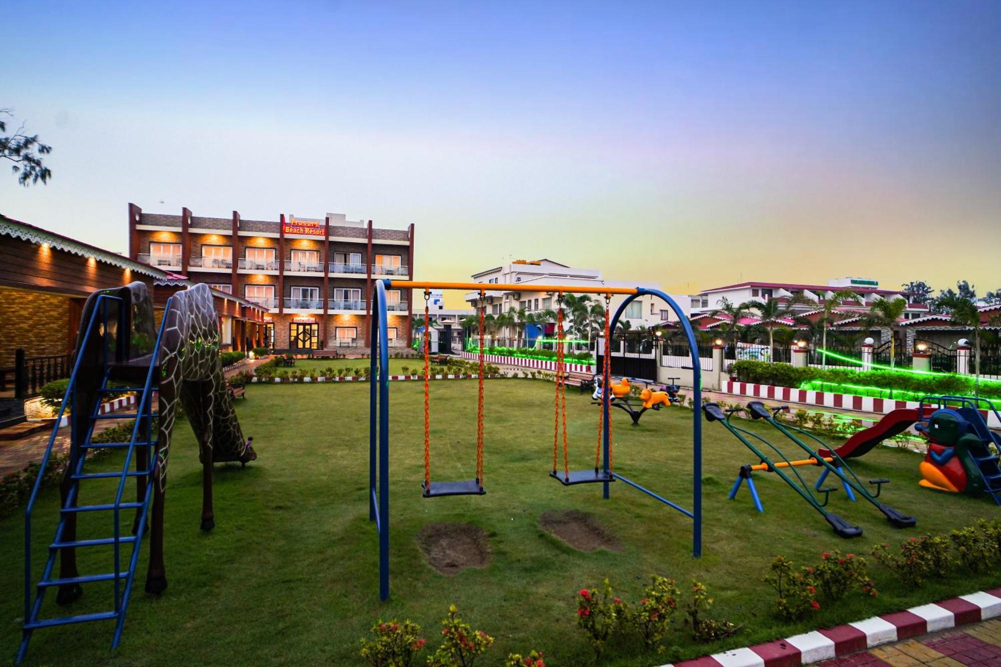 Prasant On Beach Resort !! Lift - Wifi -Restaurant-Parking Facilities-Newly Decorated Room !! Mandarmani Esterno foto