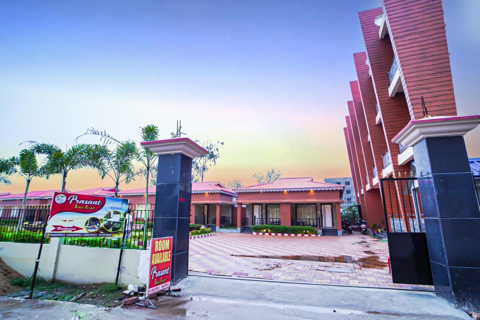 Prasant On Beach Resort !! Lift - Wifi -Restaurant-Parking Facilities-Newly Decorated Room !! Mandarmani Esterno foto