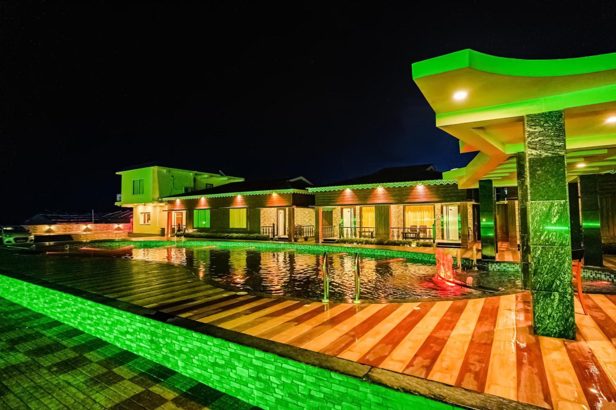 Prasant On Beach Resort !! Lift - Wifi -Restaurant-Parking Facilities-Newly Decorated Room !! Mandarmani Esterno foto