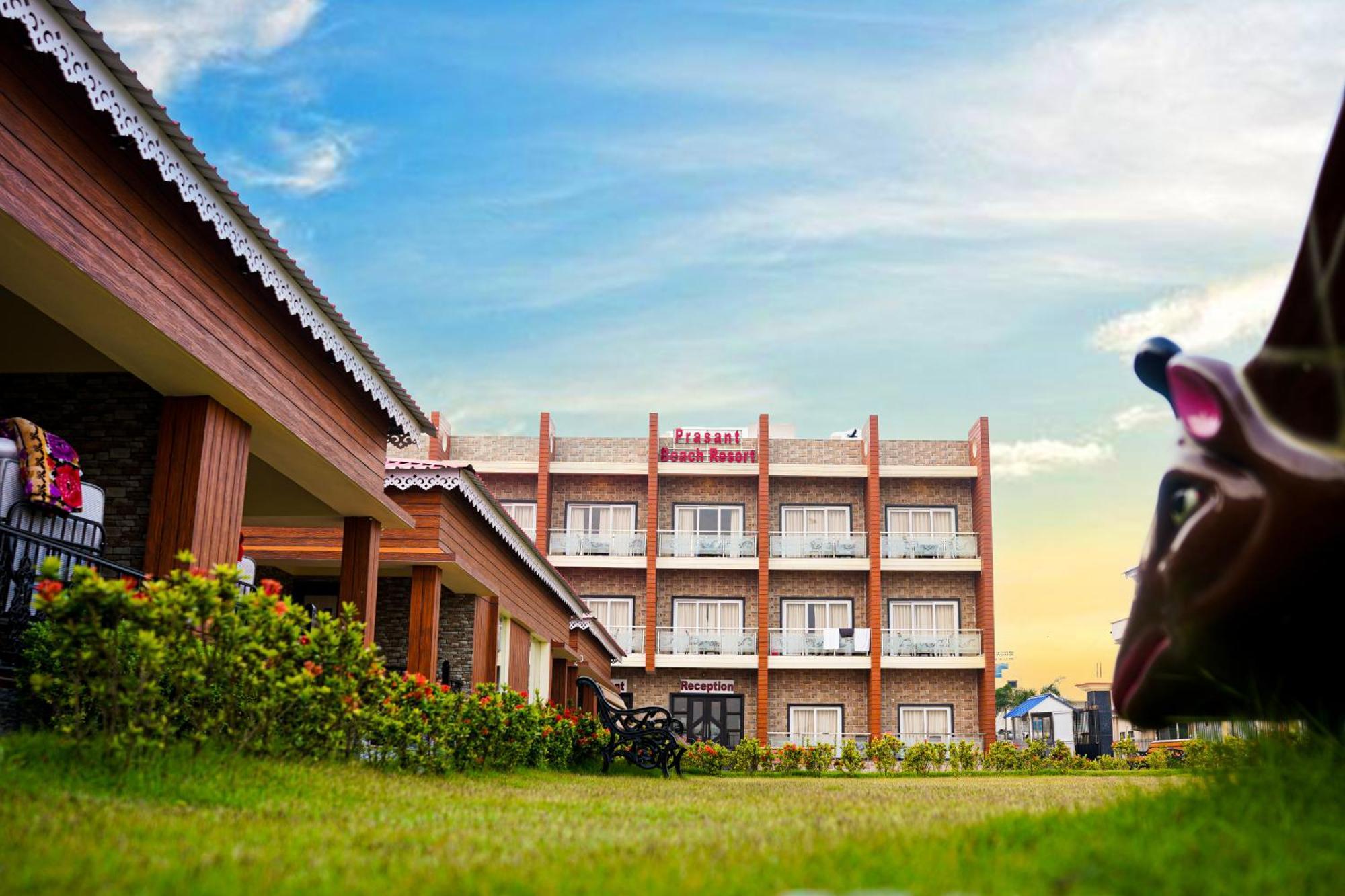Prasant On Beach Resort !! Lift - Wifi -Restaurant-Parking Facilities-Newly Decorated Room !! Mandarmani Esterno foto