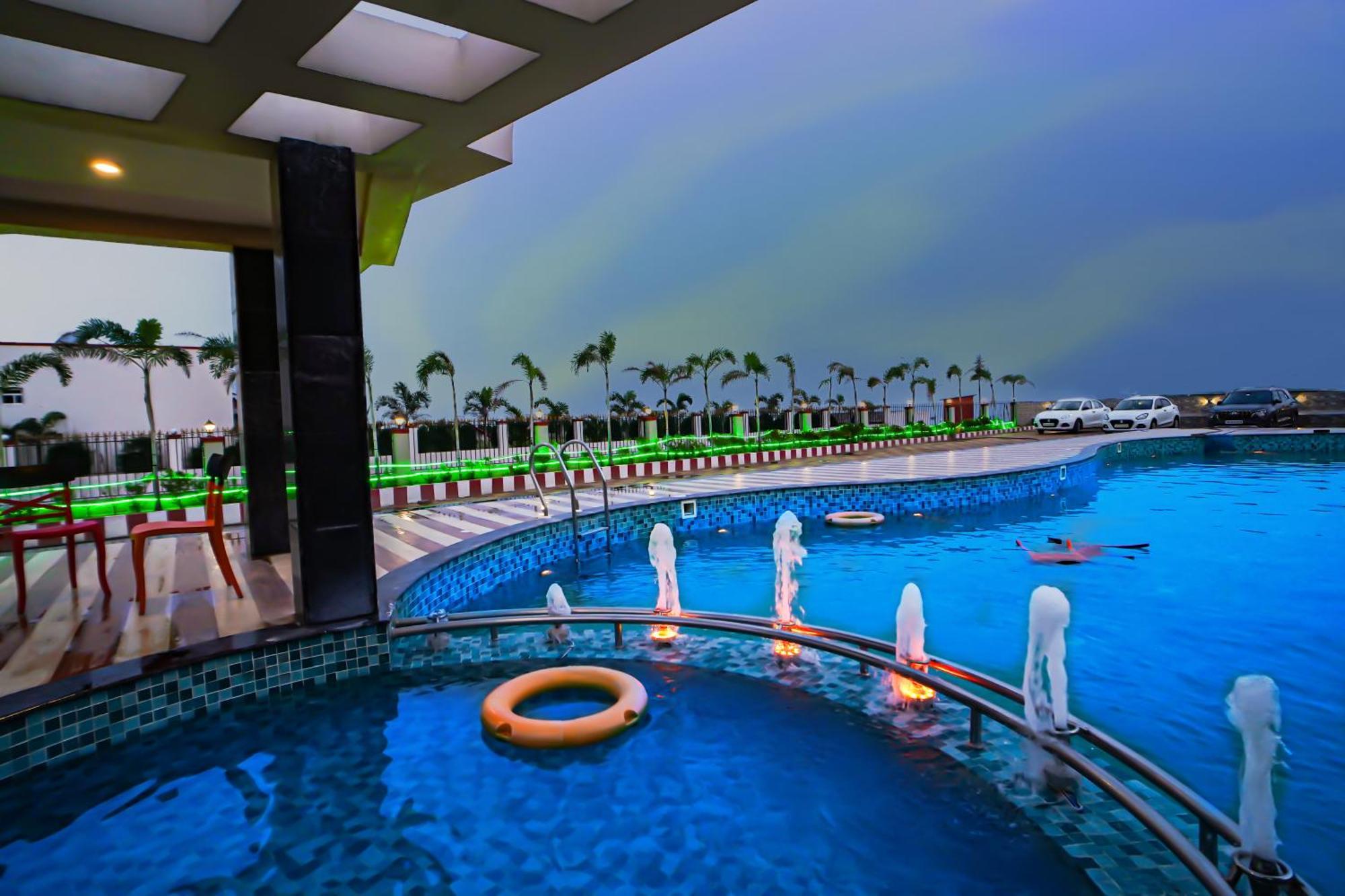 Prasant On Beach Resort !! Lift - Wifi -Restaurant-Parking Facilities-Newly Decorated Room !! Mandarmani Esterno foto