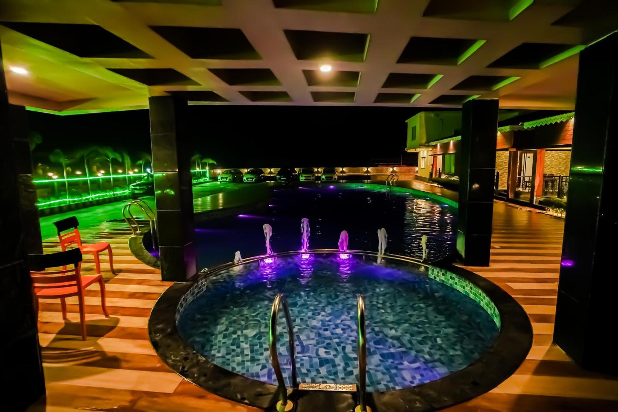 Prasant On Beach Resort !! Lift - Wifi -Restaurant-Parking Facilities-Newly Decorated Room !! Mandarmani Esterno foto
