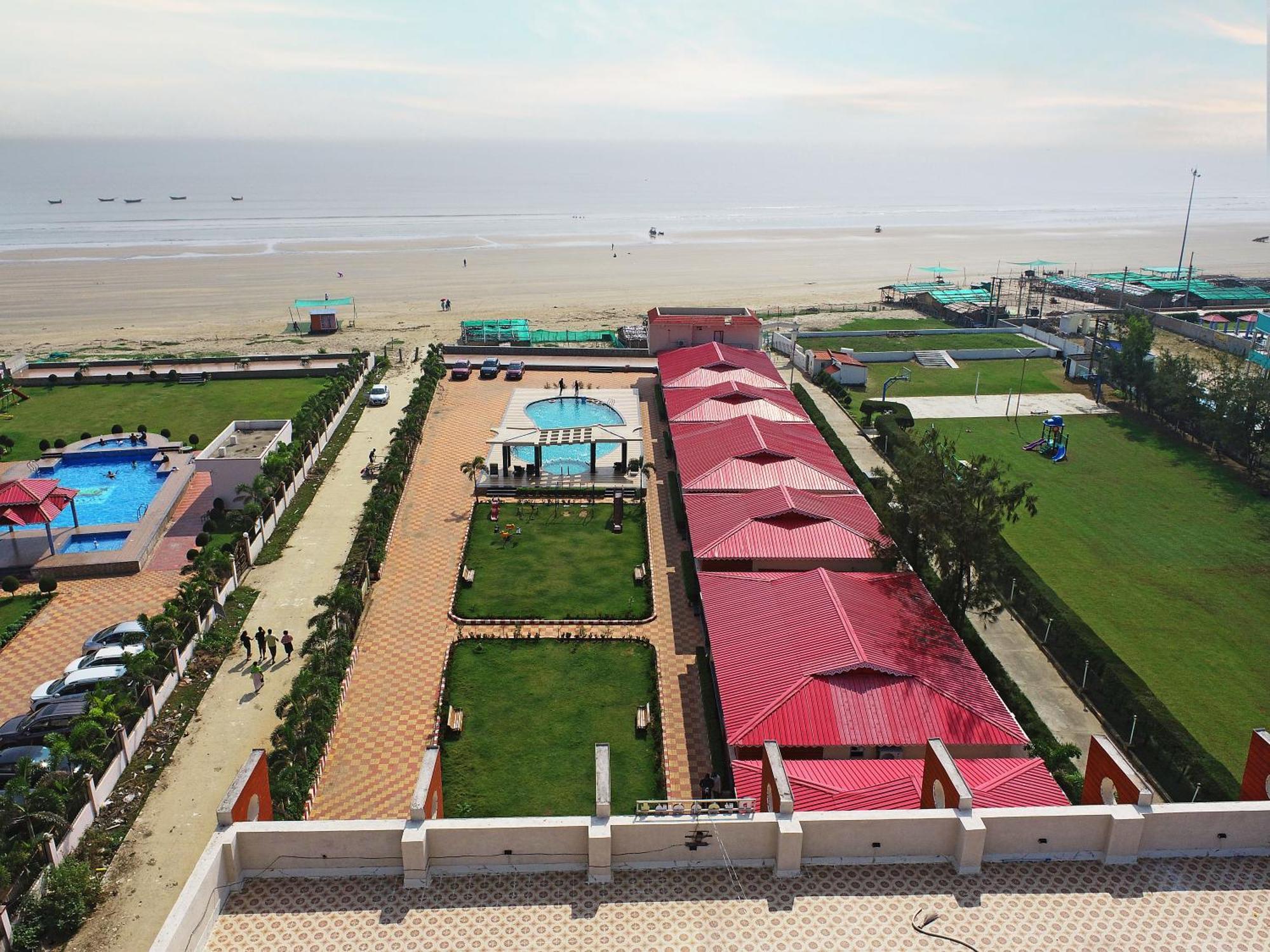 Prasant On Beach Resort !! Lift - Wifi -Restaurant-Parking Facilities-Newly Decorated Room !! Mandarmani Esterno foto